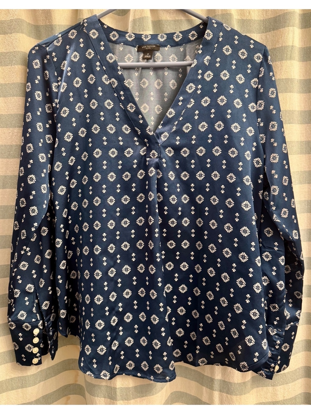 Ann Taylor blue patterned long sleeve blouse Petite Small